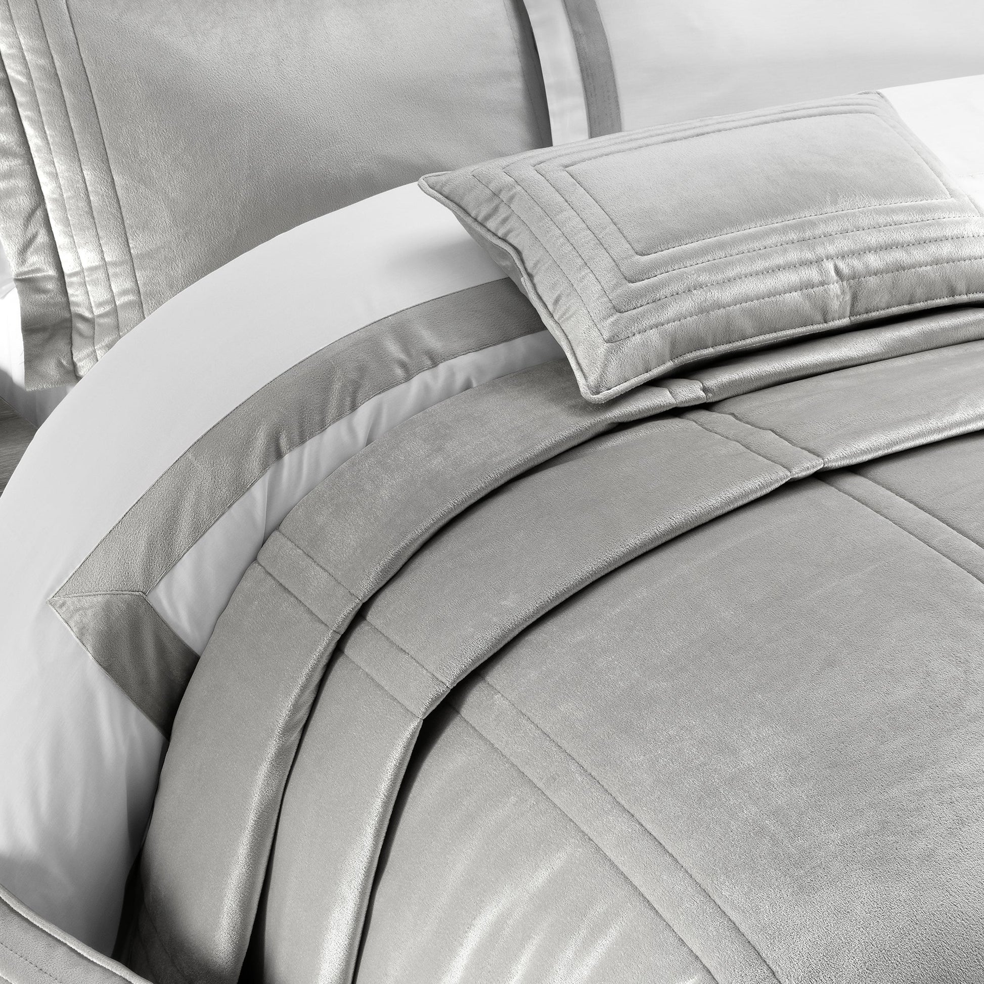 İlya - Kadife Gri Çift Kişilik Yatak Örtüsü Takımı - Pasioni