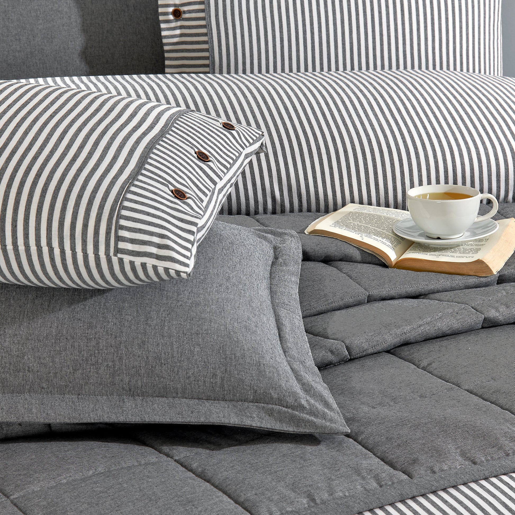 PASIONI LİFE NEVRESİM TAKIMI VE YATAK ÖRTÜSÜ ANTRASİT teraryum aşk temalı anneye hediye teraryum - Pasioni