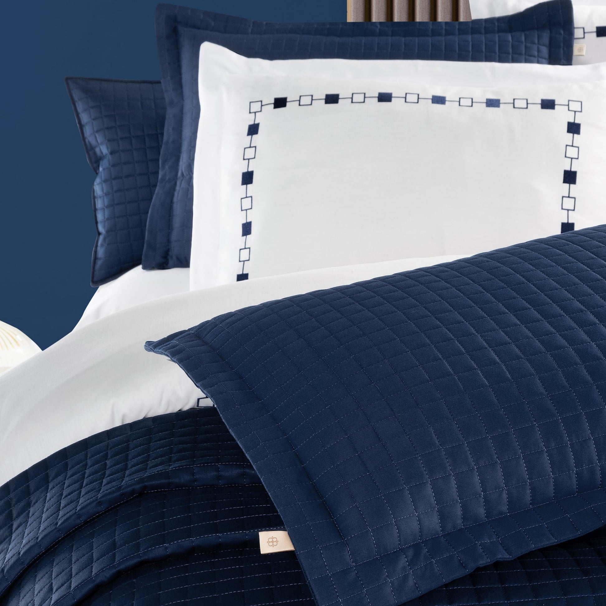 PASIONI - Saten - Elegante - Lacivert Nakışlı Çift Kişilik Nevresim Takımı - Pasioni