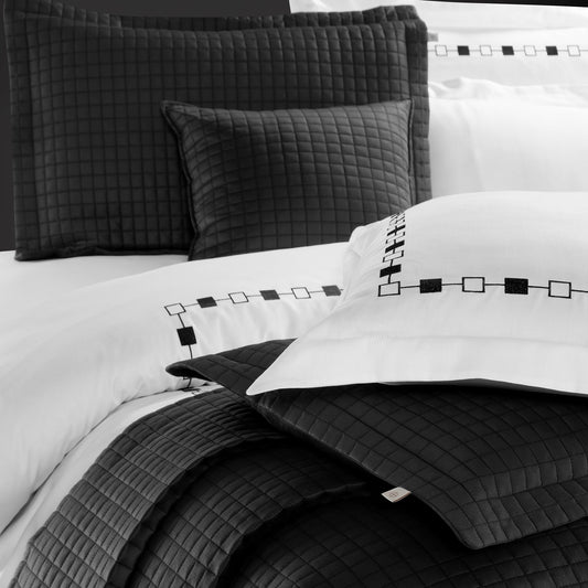 PASIONI - Saten - Elegante - Siyah Nakışlı Çift Kişilik Nevresim Takımı - Pasioni