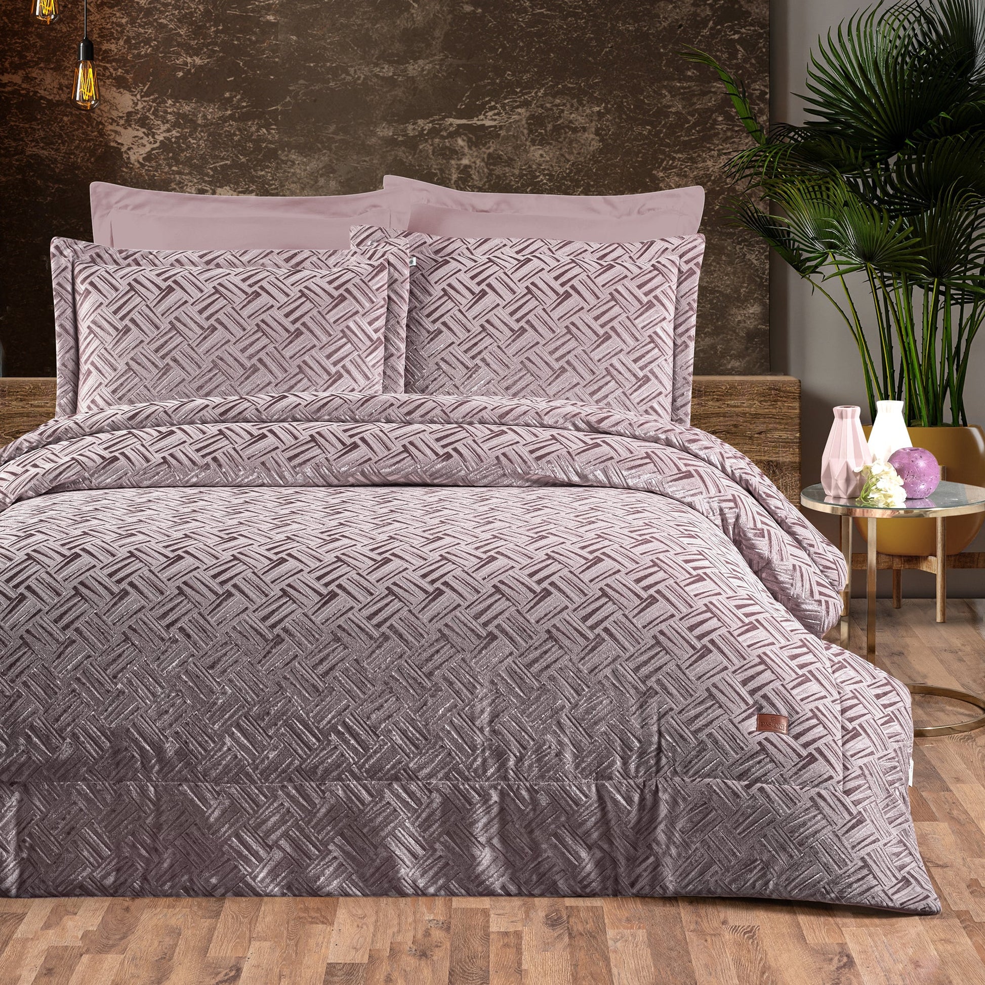 PASIONI - Velvet - Salvatore - Jakar Kadife Gül Kurusu Çift Kişilik Yatak Örtüsü Takımı - Pasioni