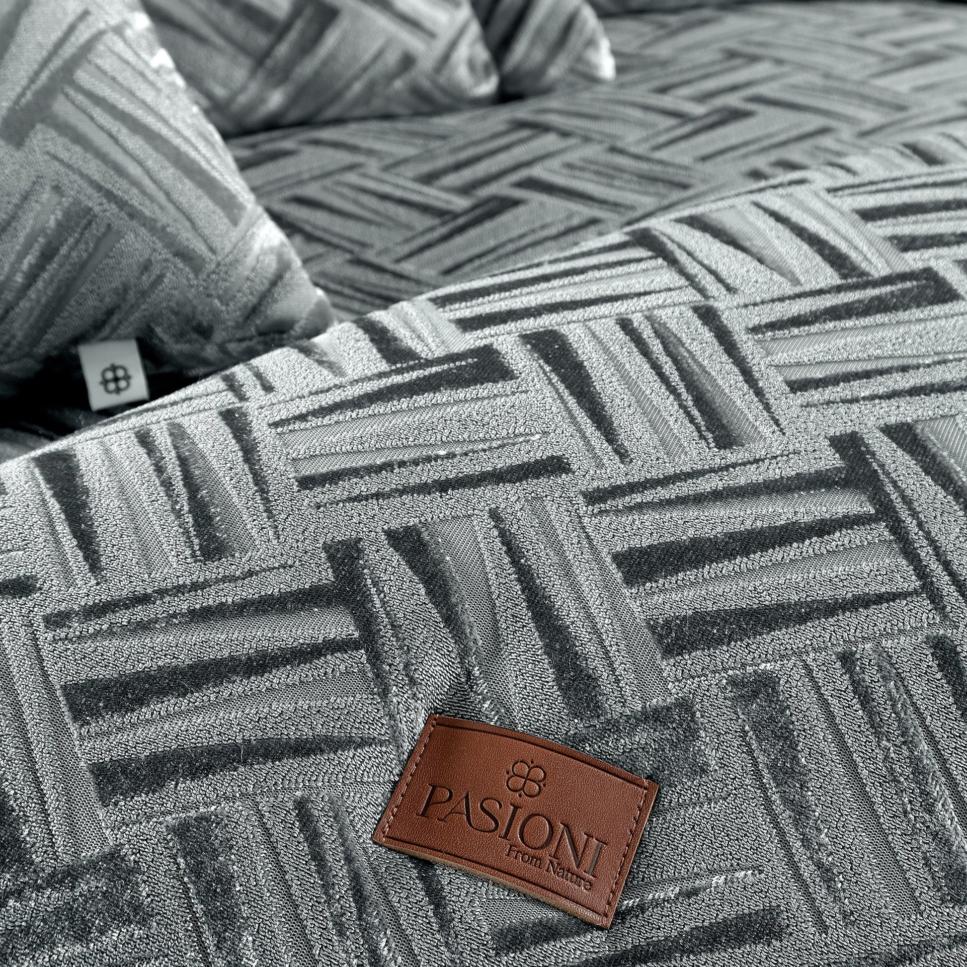 PASIONI - Velvet - Salvatore - Jakar Kadife Gümüş Gri Çift Kişilik Yatak Örtüsü Takımı - Pasioni